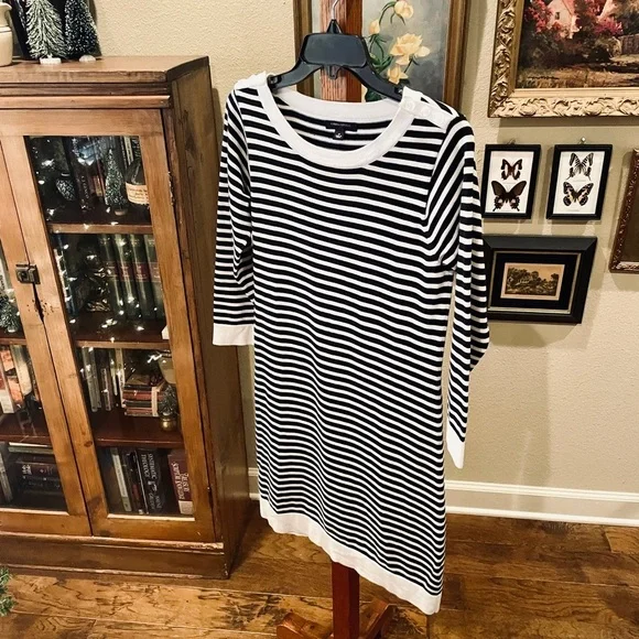 Banana Republic Factory 3/4 sleeve stretch knit sweater dress SZ M black white - Picture 3 of 9